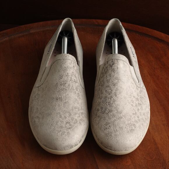 Mephisto Loafers Womens Size 9.5 Gray Leopard Print Slip On Flat Comfort Shoes - Picture 2 of 14